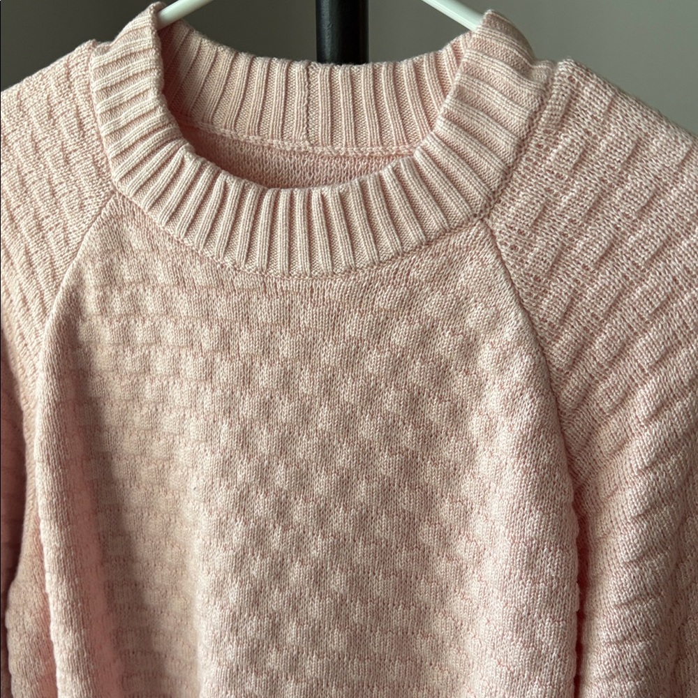 Lululemon Texture Play Crew Sweater
Pink Mist Medium- Large - Picture 4 of 7